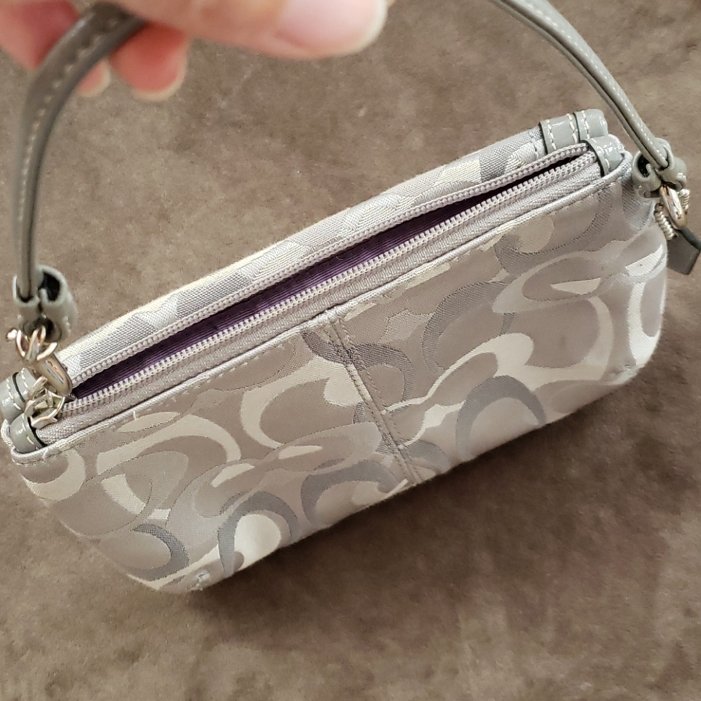Classic Coach Wristlet - Picture 6 of 8